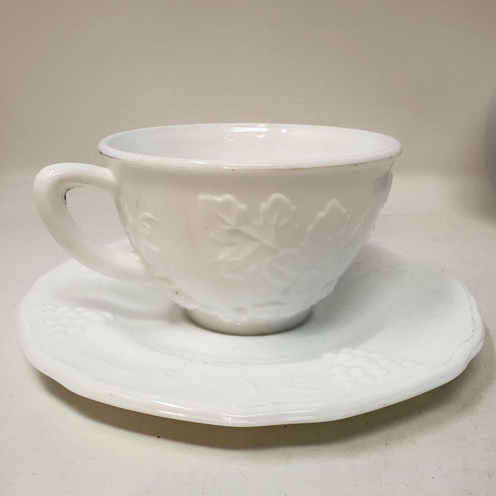 Vtg Indiana Colony Harvest Grape Milk Glass 5 Pc Set Plate Cup Saucer Cream Suga - Picture 7 of 11
